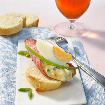 Gefüllte Salamiröllchen mit Eiersalat Rezept