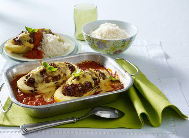Gefüllte Schmorgurken mit Tomatensoße Rezept Gefüllte Schmorgurken mit Tomatensoße Rezept