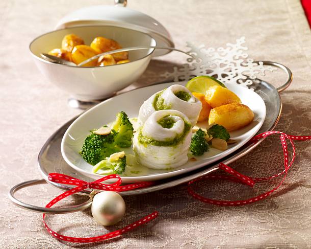 Gefüllte Schollenröllchen mit Mandelbroccoli Rezept