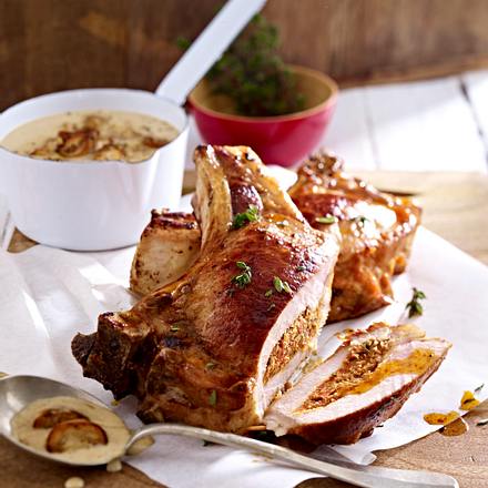 Gefüllte Schweinekoteletts mit Champignon-Sherry-Soße Rezept