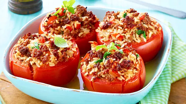Gefüllte Tomaten nach Hausfrauen-Art Rezept - Foto: LECKER @ Bauer Media Group Gefüllte Tomaten nach Hausfrauen-Art Rezept - Foto: LECKER @ Bauer Media Group