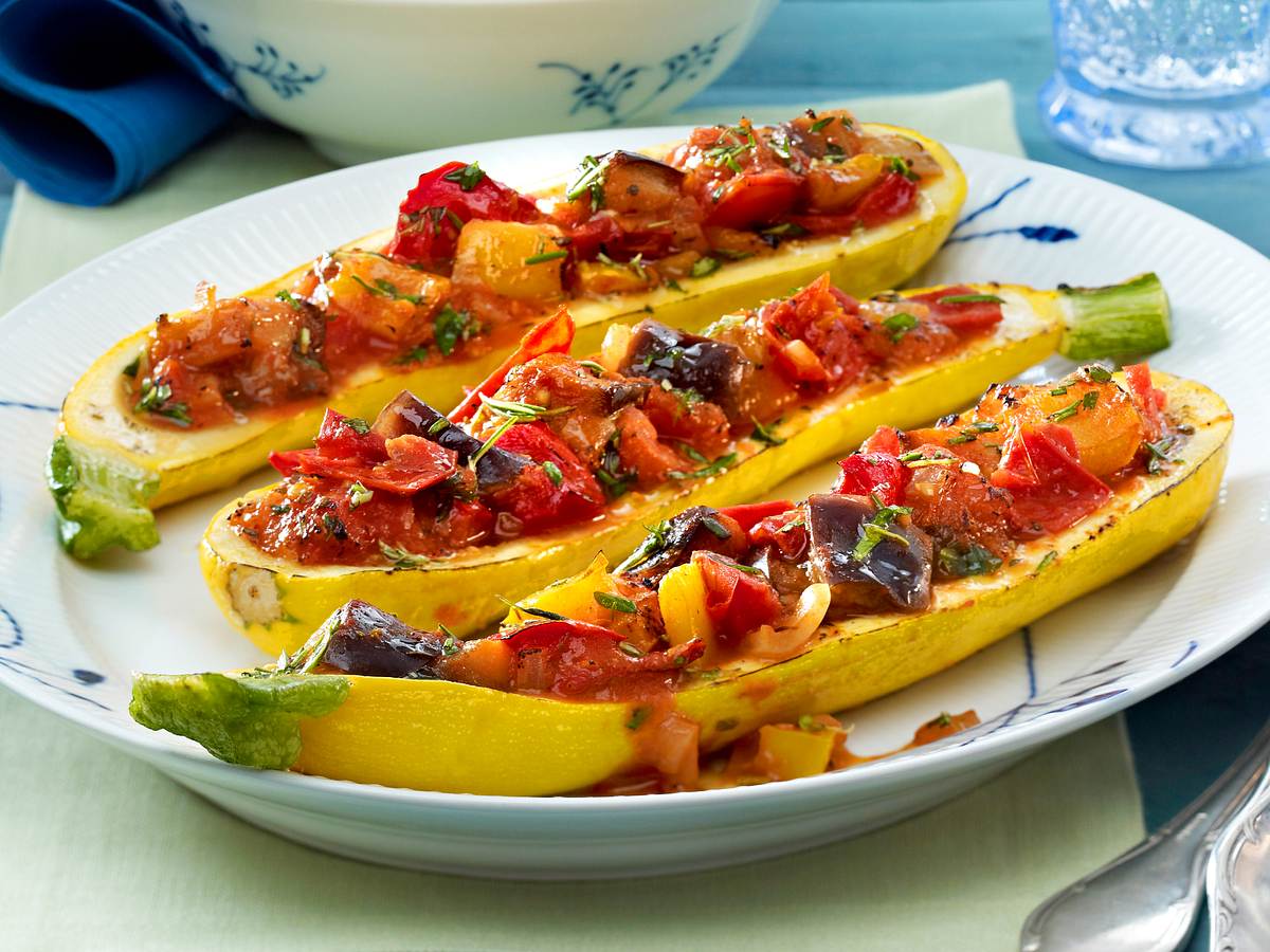 Gefüllte Zucchini mit Ratatouille