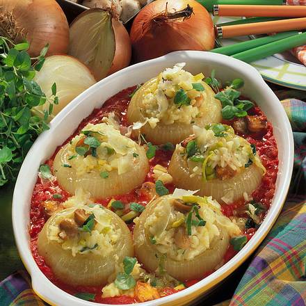 Gefüllte Zwiebeln mit Pilz-Risotto Rezept Gefüllte Zwiebeln mit Pilz-Risotto Rezept