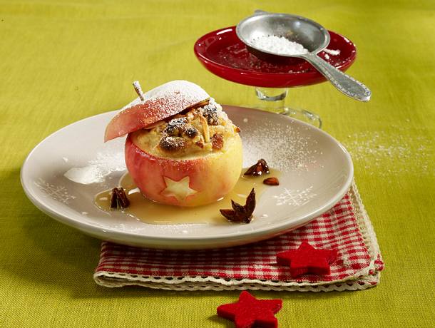 Gefüllter Bratapfel in Calvados-Honig-Soße Rezept Gefüllter Bratapfel in Calvados-Honig-Soße Rezept