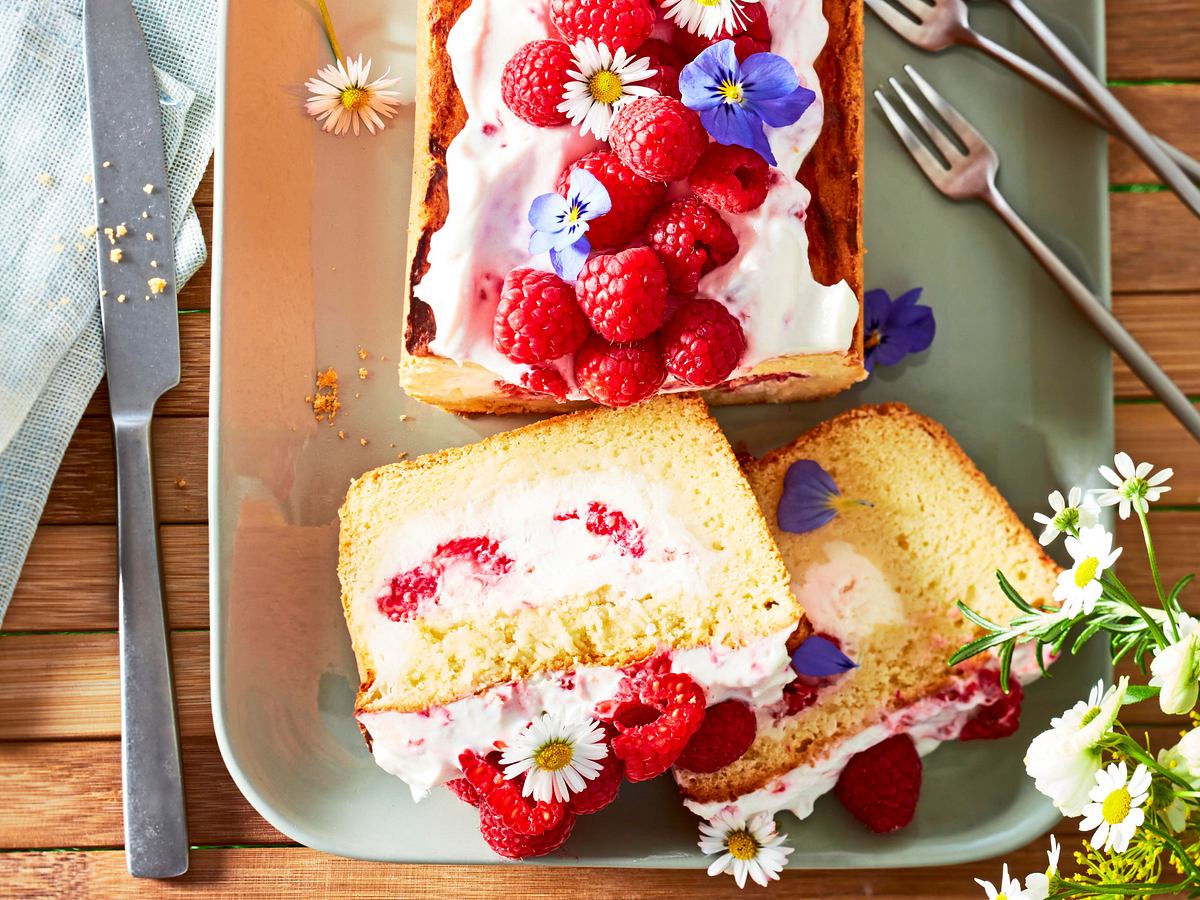 Gefüllter Cheessecake-Kastenkuchen mit Himbeeren Rezept