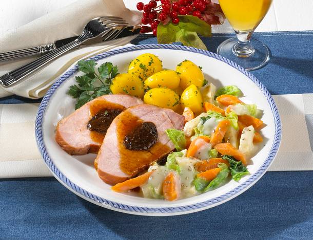 Gefüllter Kasseler mit gestovtem Gemüse Rezept Gefüllter Kasseler mit gestovtem Gemüse Rezept