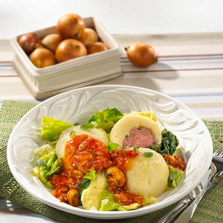 Gefüllter Kloß mit Mett Rezept Gefüllter Kloß mit Mett Rezept