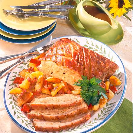 Gefüllter Schweinebauch mit Sauerkraut und Röstkartoffeln Rezept Gefüllter Schweinebauch mit Sauerkraut und Röstkartoffeln Rezept