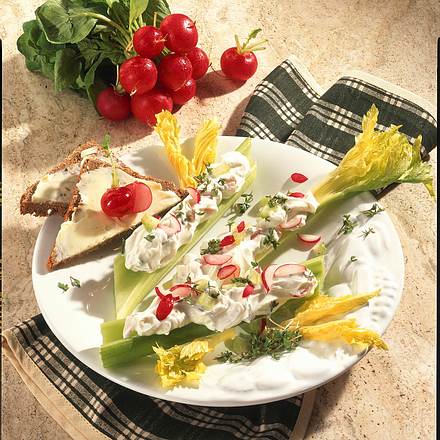 Gefüllter Stangensellerie Rezept