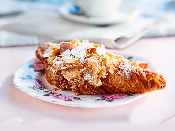 Gefüllte Mandelcroissants Rezept Gefüllte Mandelcroissants Rezept
