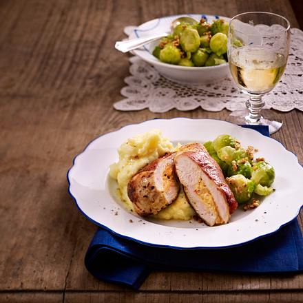 Gefülltes Hähnchenfilet mit Rosenkohl Rezept Gefülltes Hähnchenfilet mit Rosenkohl Rezept
