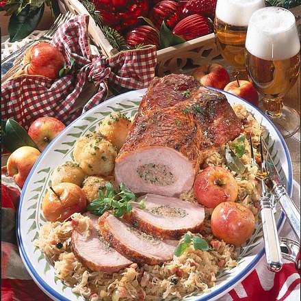 Gefülltes Kasseler auf Sauerkraut Rezept Gefülltes Kasseler auf Sauerkraut Rezept