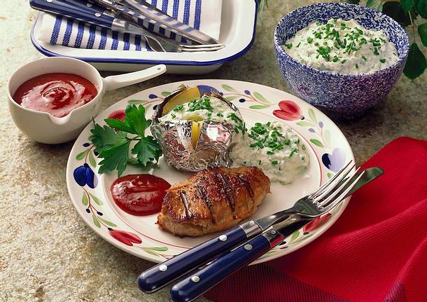 Gefülltes Kotelett mit gebackener Kartoffel Rezept