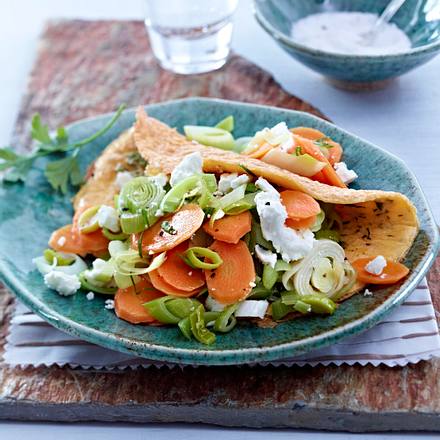 Gefülltes Omelett mit Schafskäse Rezept