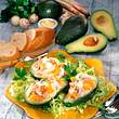 Gefüllte Avocados mit Geflügelsalat Rezept - Foto: House of Food / Bauer Food Experts KG