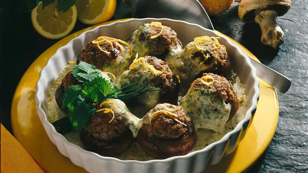 Gefüllte Champignons Rezept - Foto: LECKER @ Bauer Media Group Gefüllte Champignons Rezept - Foto: LECKER @ Bauer Media Group