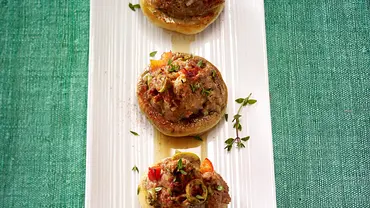 Gefüllte Champignons mit Frischkäse Rezept - Foto: LECKER @ Bauer Media Group Gefüllte Champignons mit Frischkäse Rezept - Foto: LECKER @ Bauer Media Group