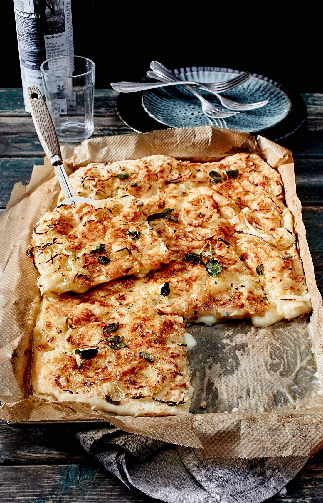 Gefüllte Fugazzeta-Pizza Rezept | LECKER