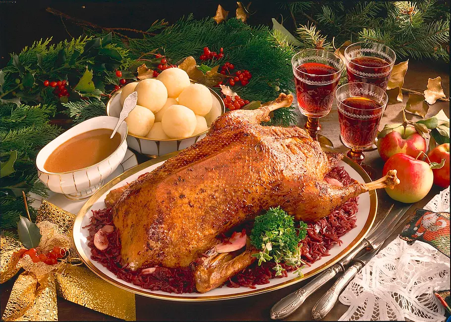 Gefüllte Gans mit Apfel-Rotkohl Rezept Gefüllte Gans mit Apfel-Rotkohl Rezept