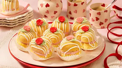 Gefüllte Herz-Muffins zum Muttertag Rezept - Foto: LECKER @ Bauer Media Group