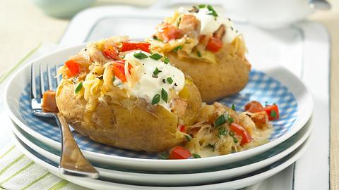 Gefüllte Kartoffel mit Paprika-Kraut Rezept - Foto: House of Food / Bauer Food Experts KG