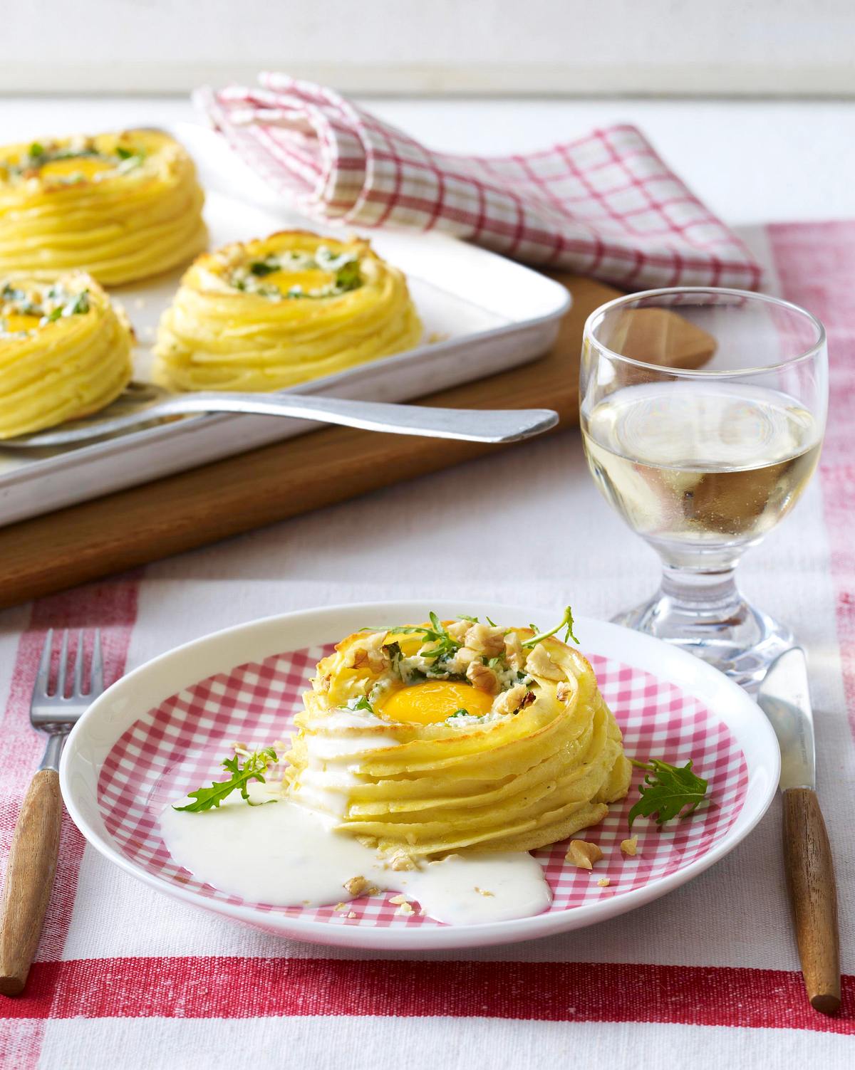 Gefüllte Kartoffelnester mit Gorgonzolarahm Rezept