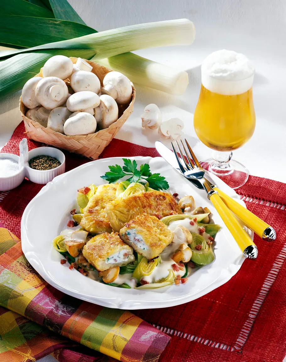 Gefüllte Kartoffeltaschen auf Gemüse-Bett Rezept Gefüllte Kartoffeltaschen auf Gemüse-Bett Rezept