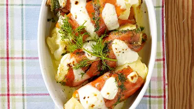 Gefüllte Lachsröllchen Rezept - Foto: LECKER @ Bauer Media Group