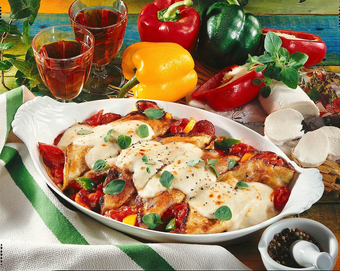 Gefüllte mit Mozzarella überbackene Pfannkuchen Rezept | LECKER