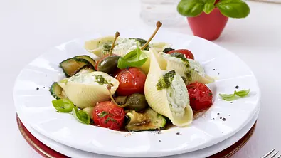 Gefüllte Muschelnudeln mit Ricotta-Pestocreme Rezept - Foto: LECKER @ Bauer Media Group