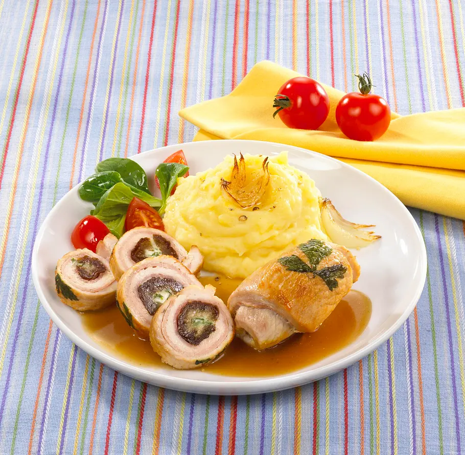 Gefüllte Putenrouladen mit Kartoffelpüree Rezept Gefüllte Putenrouladen mit Kartoffelpüree Rezept