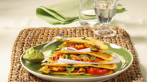 Gefüllte Quesadillas mit Guacamole Rezept - Foto: Pretscher, Tillmann