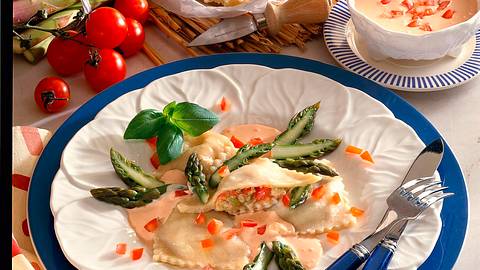 Gefüllte Ravioli mit Spargelfarce Rezept - Foto: Neckermann