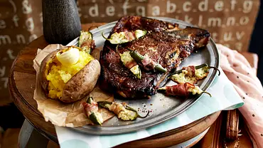 Gefüllte Schinken-Jalapeños mit T-Bone-Steak und BackKartoffeln Rezept - Foto: LECKER @ Bauer Media Group Gefüllte Schinken-Jalapeños mit T-Bone-Steak und BackKartoffeln Rezept - Foto: LECKER @ Bauer Media Group