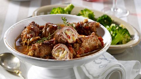 Gefüllte Schweineröllchen mit Broccoli Rezept - Foto: House of Food / Bauer Food Experts KG