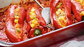 Gefüllte Spitzpaprika Rezept - Foto: LECKER @ Bauer Media Group