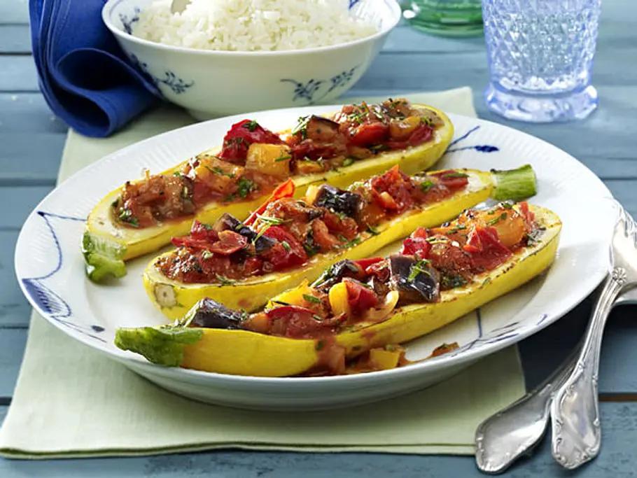 Gefüllte Zucchini mit Gemüse Rezept