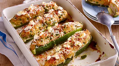 Gefüllte Zucchini mit Quinoa Rezept - Foto: LECKER @ Bauer Media Group
