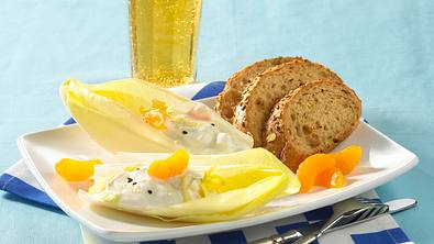 Gefüllter Chicorée mit Joghurt-Quark-Creme und Mandarinen Rezept - Foto: LECKER @ Bauer Media Group
