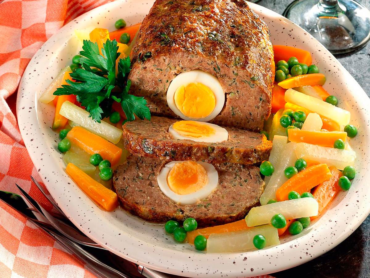 Gefüllter Hackbraten mit Ei Rezept