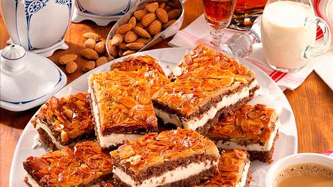 Gefüllter Nuss-Schokokuchen Rezept - Foto: Maass