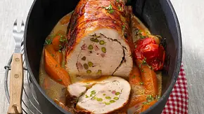 Gefüllter Rollbraten mit Pistazien Rezept - Foto: LECKER @ Bauer Media Group Gefüllter Rollbraten mit Pistazien Rezept - Foto: LECKER @ Bauer Media Group