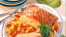 Gefüllter Schweinebauch mit Sauerkraut und Röstkartoffeln Rezept - Foto: LECKER @ Bauer Media Group