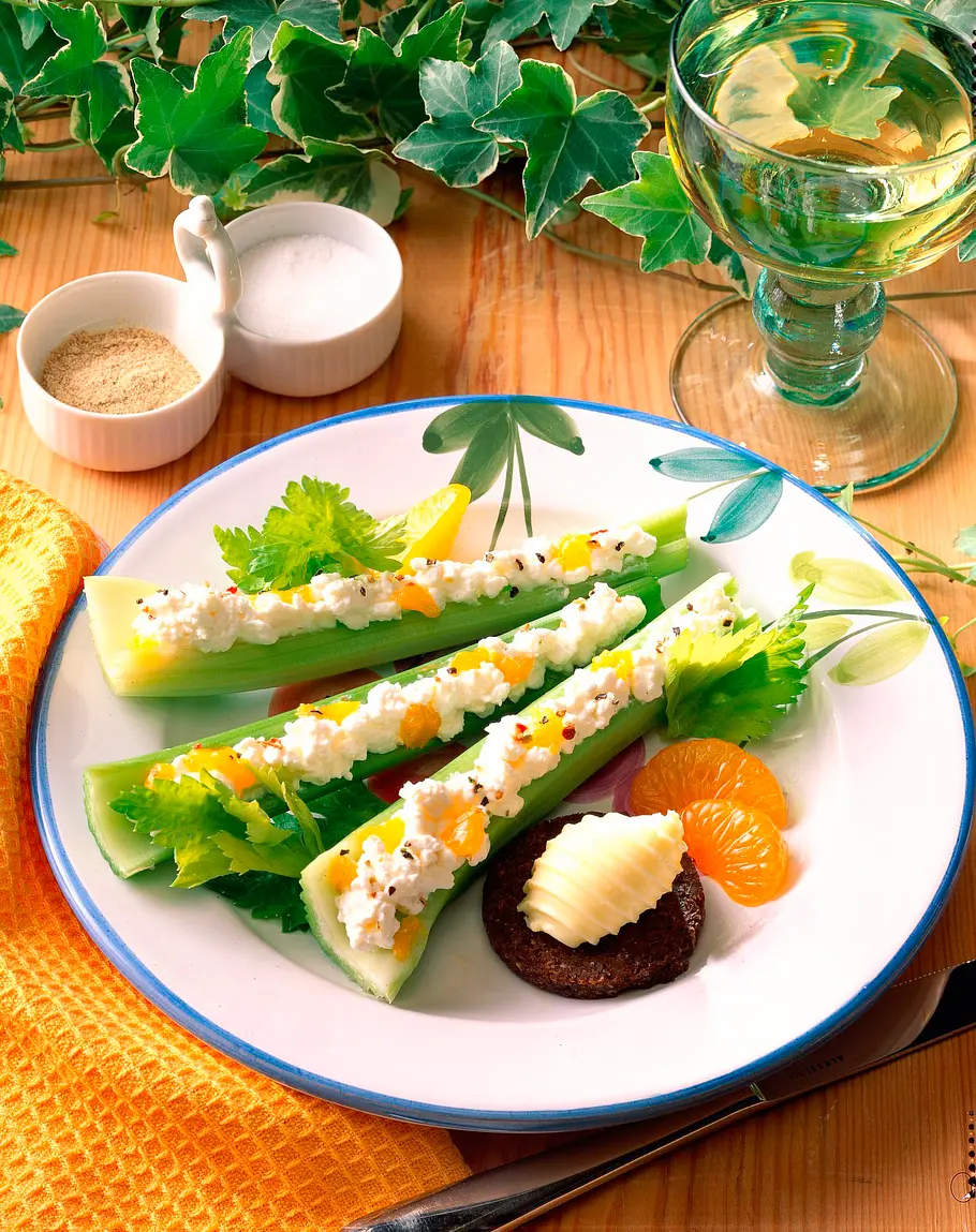 Gefüllter Stangensellerie Rezept Gefüllter Stangensellerie Rezept