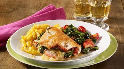 Gefülltes Putenschnitzel mit Spinat Rezept - Foto: House of Food / Bauer Food Experts KG