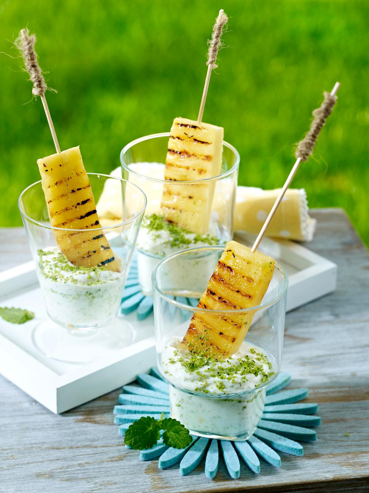 Gegrillte Ananas mit Kokos-Minzjoghurt Rezept