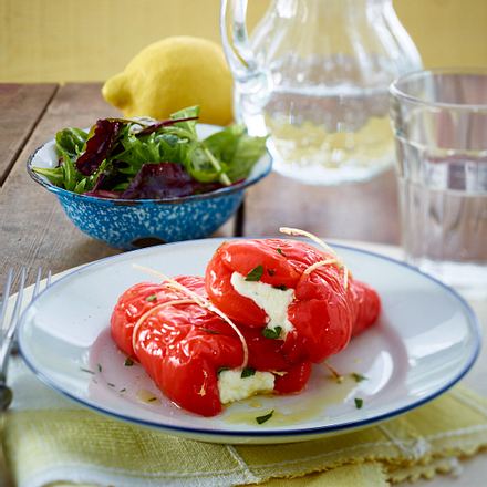 Gegrillte Paprikapäckchen mit Käsefüllung Rezept Gegrillte Paprikapäckchen mit Käsefüllung Rezept