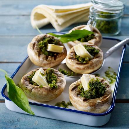 Gegrillte Riesenchampignons mit Bärlauchpesto und Ziegenkäse Rezept