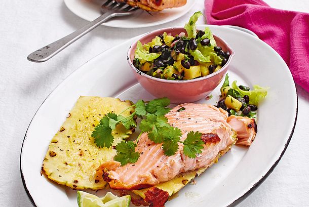 Gegrillter Lachs mit Ananassalat Rezept