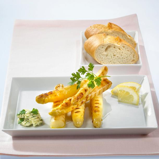 Gegrillter Spargel mit Kerbelbutter Rezept